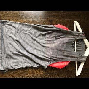 Women’s lululemon tank top with bra attached